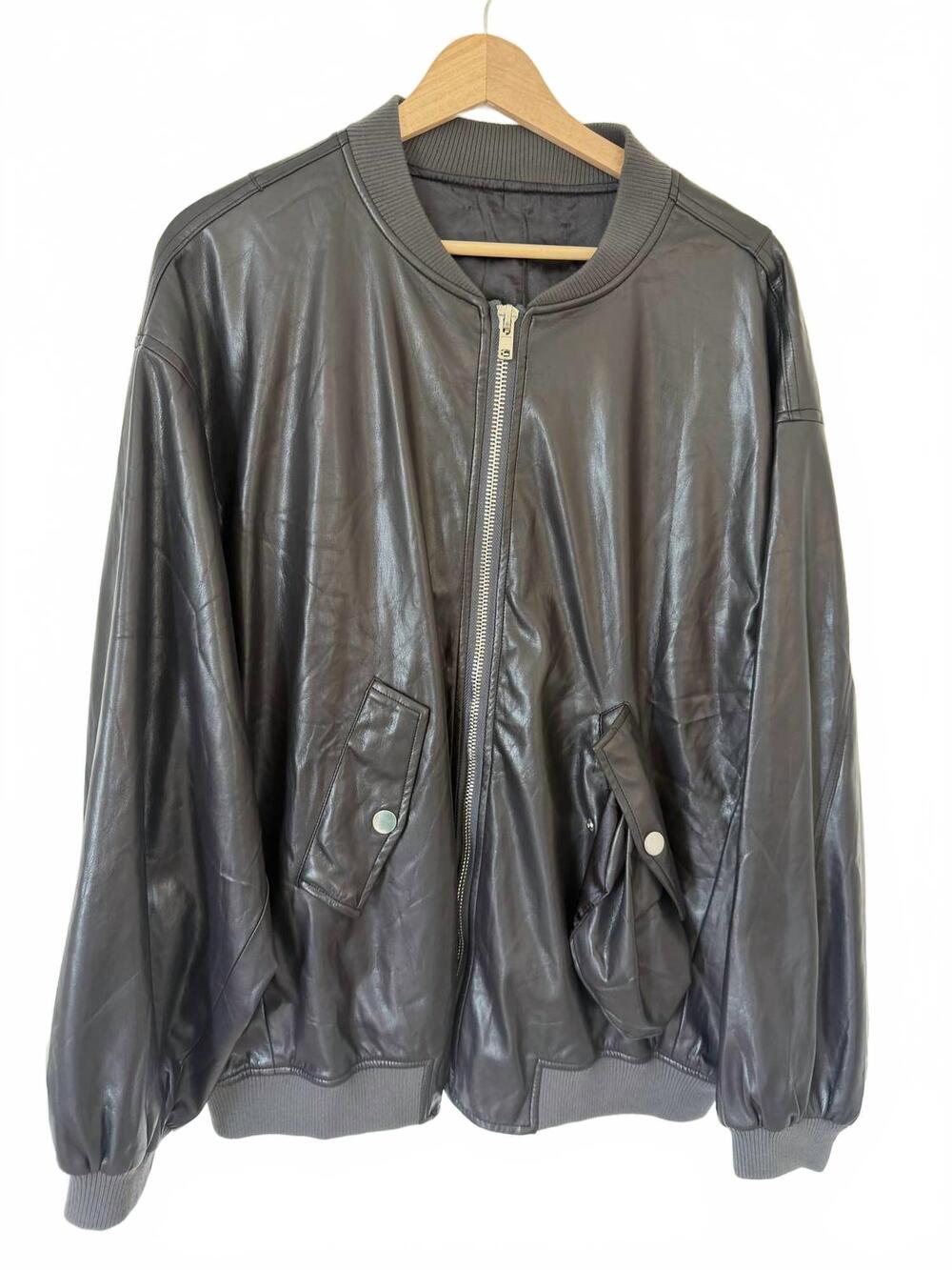 NEW OLIVACEOUS women's milla bomber jacket in black